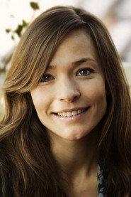 Anna Britt Mathiassen as Bank assistent in Old Men in New Cars: In China They Eat Dogs II 2002