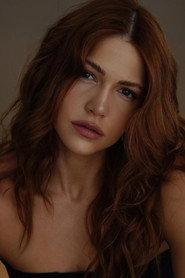 Letícia Augustin as Helena in 8 Segundos: O Desafio 2026