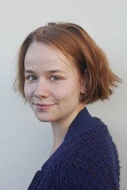 Gwentsche Kollewijn as Michelle in Masel Tov Cocktail 2020
