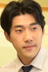 Lee Dae-gon as Shin-wook (신욱) in Swingers Party with My Friend 2019