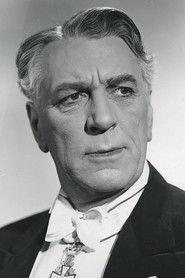 Poul Reumert as Direktør Thomas Berg in Frk. Kirkemus 1941