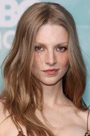 Hunter Schafer as Anna in Kinds of Kindness 2024