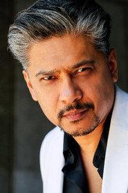 Jorge-Luis Pallo as Police Officer in Delirium 2018