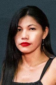 Rosa Peixoto as Vanessa in The Fever 2021