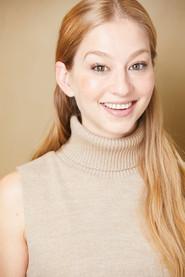 Anaïs Blake as Frida / Ballerina in Holiday Boyfriend 2023