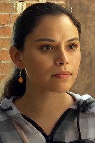 Claudia Olivia as Janeth in Under the shadow 2020