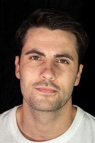 Ewen Baron as Ombre in Coeur en bois franc 