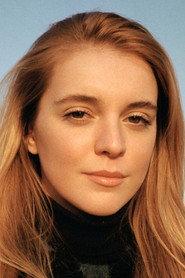 Hazel Torlak as Mira in Icarus 2025