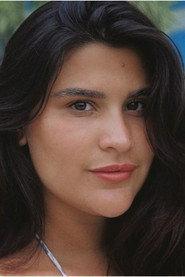 Giulia Costa as in O Segredo de Sara 2021