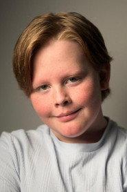 Bruno Edgington-Gibson as Glen in Robin and the Hoods 2024