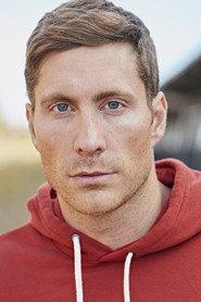 Thomas Wilson Pace as Barry in The Holiday Dating Guide 2022