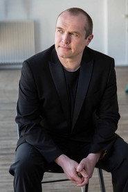 Bastien Stil as Self : Maestro in Bernard Lavilliers Symphonique 2025