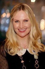 Joanne McCall as Nurse Caoimhe in Leathanach Deiridh 2023