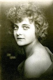 Gull Cronvall as Aslaug in A Dangerous Courtship 1919