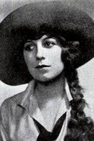 Lola Todd as Annette in The Bells 1926