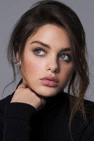 Odeya Rush as Hannah in Goosebumps 2015