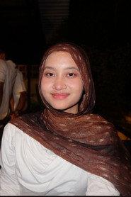 Raisha Sabrina as Penjual Minuman Keras in RUMAH 2025