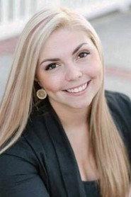 Stephanie Town as Mandy in Halloween at Aunt Ethel's 2019