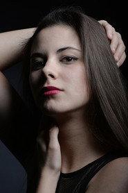 Fanni Prohaszka as Kinga in Well 2016