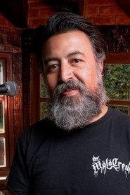 Miky Huidobro as Micky Huidobro in Molotov MTV Unplugged: El Desconecte 2018