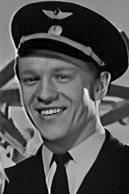 Georgiy Nikitin as Сычёв in Peace to Him Who Enters 1961