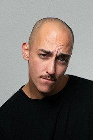 Alex Pelao as Beltrán in El novio de mamá 2025