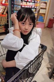 Lin ruoxi as 可可糖 in Disappearing Collector 2023