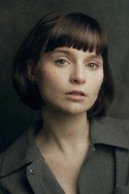 Lola Petticrew as Young Laura in She Said 2022