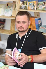 Andriy Kokotukha as self in Uljanenko Uncensored 2021