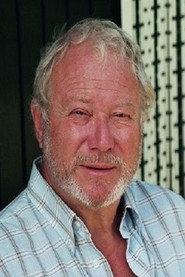 Fred Vaassen as Eigenaar strandtent in Wild Hearts 1989