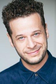 Olivier Rosemberg as Thomas in Kids Are Back 2021