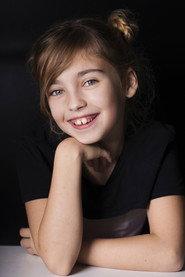 Jaydie van den Berg as Evie in Mom's Secret 2025