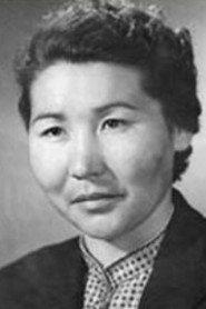Dariga Tnalina as  in The Romantics 1941