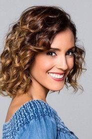 Mar Contreras as Ana in Hoy No Me Puedo Levantar 2020