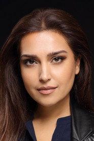 Mozhdah Jamalzadah as Khatira in Red Snow 2019