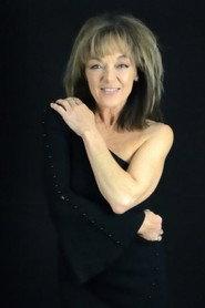 Lisa Edwards as Self (Vocals) in John Farnham: Chain Reaction - Live in Concert 1991