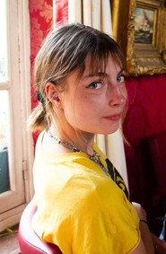 Agathe Von Trivin as Axelle in L'artiste 2027
