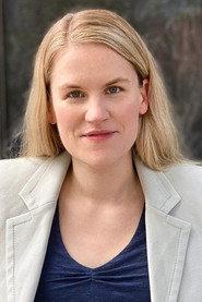 Frances Haugen as Whistleblowerin (self) in Smash Facebook and Co.? - The debate about the power of social media corporations 2022