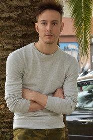 Yago Borrell as Yago in La diosa reflectante 2022