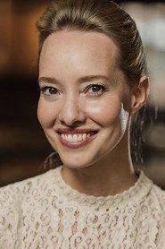 Marie-Dorothée Lesage as Vétérinaire in Who by Fire 2024
