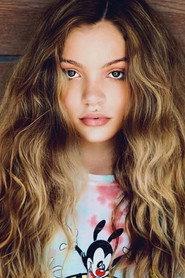 Lola Simone as Dance Group Member in Confidence 2022