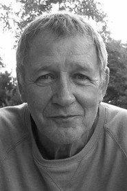 Edward Kalisz as Nina's Father in Nina 2018