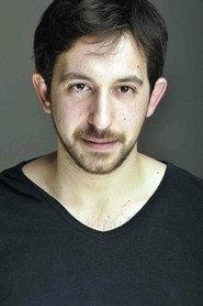 Tato Loché as Cajero Supermercado in Enemigos 2025
