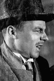 Louis Ralph as Kapitän von Müller in Cruiser Emden 1932