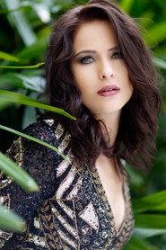 Luiza Valdetaro as Juliana in Sala Escura 2024