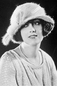 Regina Quinn as Beatrice in The Humming Bird 1924