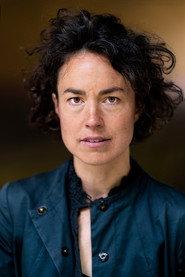 Amélie Miloy as Alexandra in Die Stille am Ende der Nacht 2024