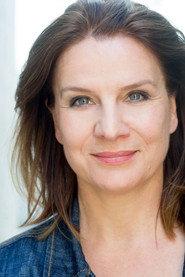 Ulrike Knospe as Gesa in Happy Company 2025