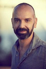 Jorge Muriel as Enrique in Groucho 2007