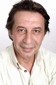 Mehmet Gürhan as Tipsy guest in Les clients d'Avrenos 1996